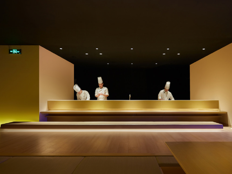 Low-voltage LED strip light