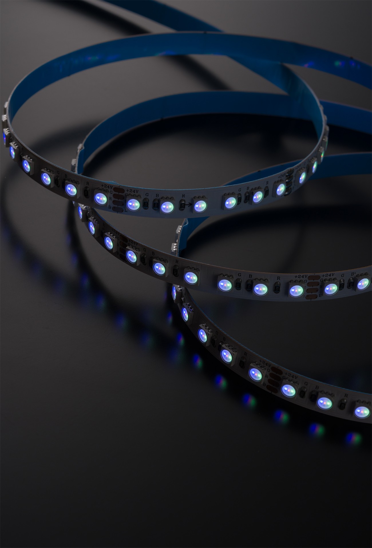 4040-120D-24V-8MM-RGB